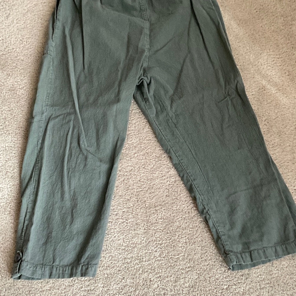 Olive Green Capris Pants Sz. M